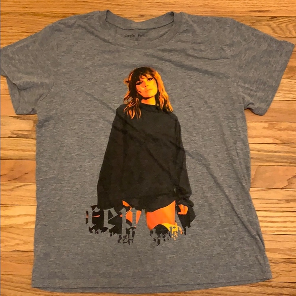 Taylor Swift | Graphic Tee Shirt Reputation